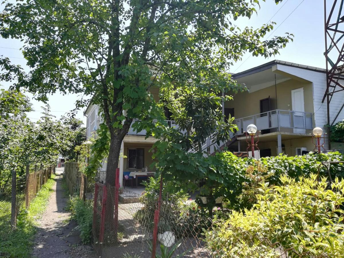 Guest House Of Givi Kobuleti Exteriör bild