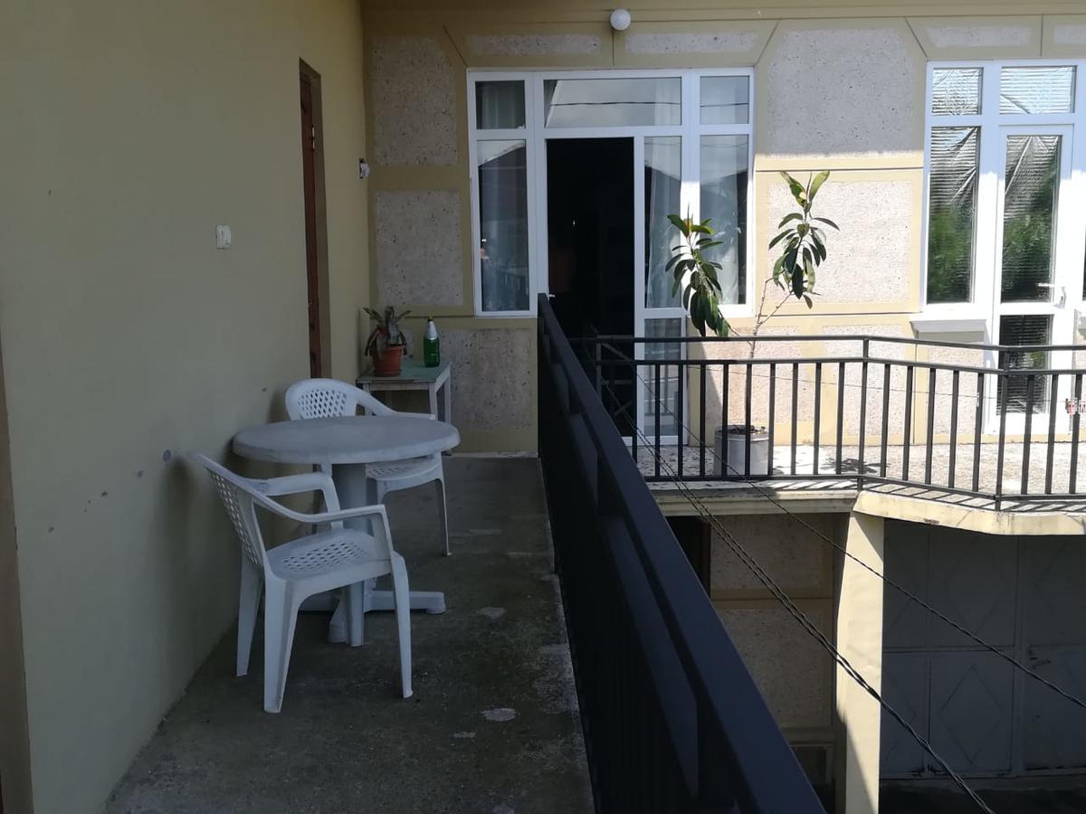 Guest House Of Givi Kobuleti Exteriör bild